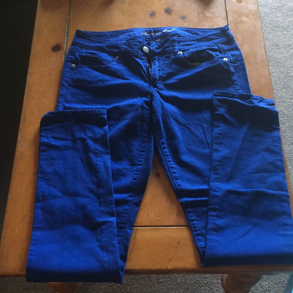 AEO cobalt blue jeans